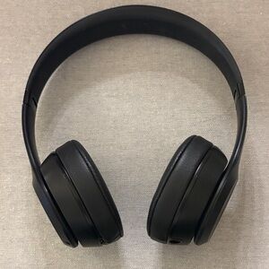 Beats by Dre Over-Ear Black Headphones